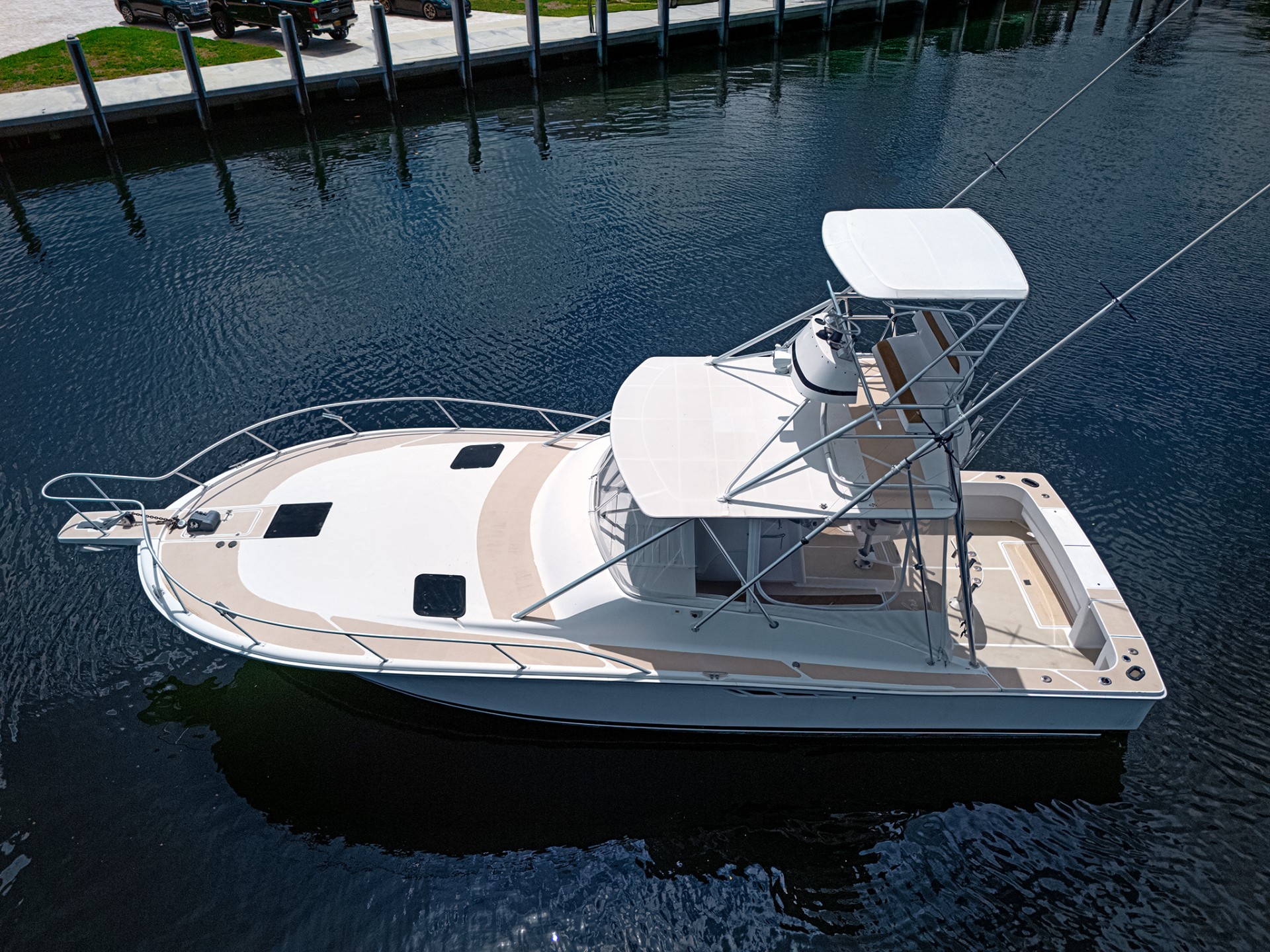 Yacht Photo 10